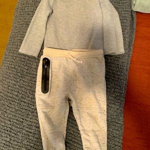 12-18 mos onesie and pants